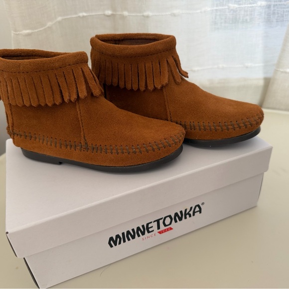 Minnetonka Other - Minnetonka Kids Moccasins with Fringe - Tan
